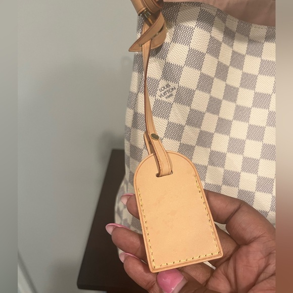 ⭐️ Authentic Louis Vuitton Graceful MM ⭐️ - Picture 3 of 10